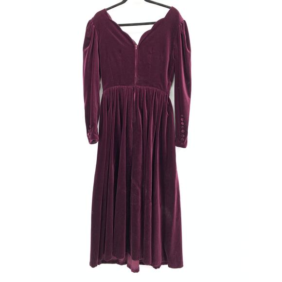 VTG Laura Ashley Long Sleeve Velvet Dress Apx Sz 6 Buttons Scalloped Neck Maroon - Picture 2 of 6